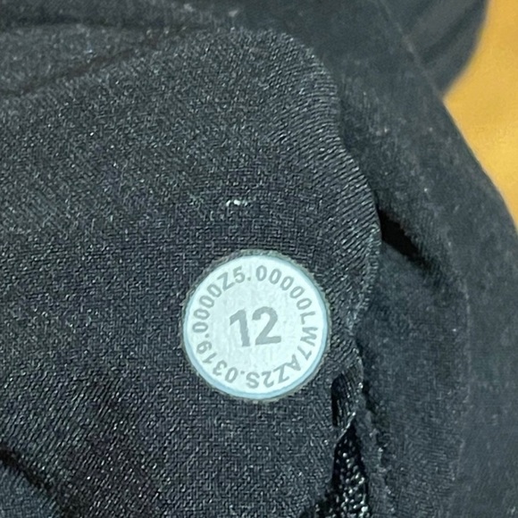 Lululemon tracker short 4” - Picture 5 of 6